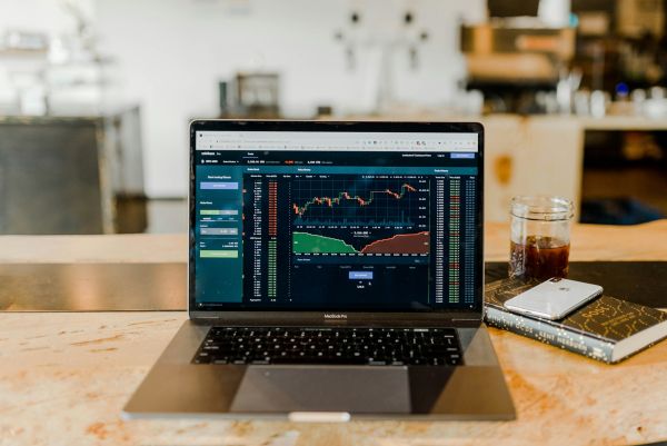 Analyse fondamentale vs Analyse technique en Forex